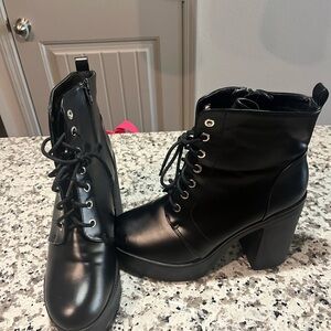 Black Lace-Up Boots with Chunky Heel